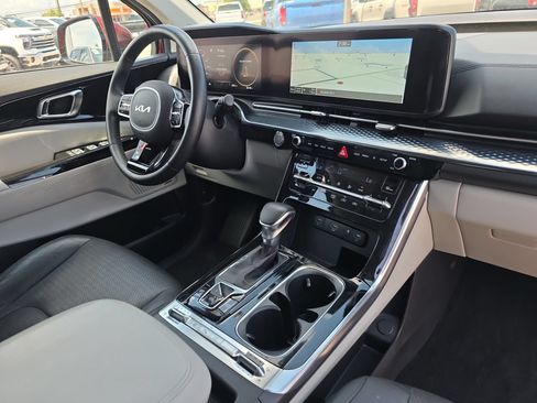 Used 2022 Kia Carnival SX Prestige FWD image 18