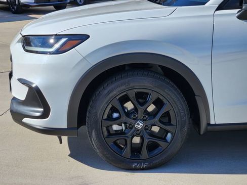 Used 2024 Honda HR-V Sport image 8