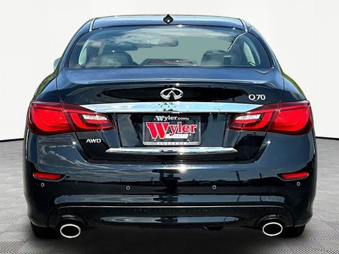 Used 2017 INFINITI Q70 3.7 AWD/4WD image 5