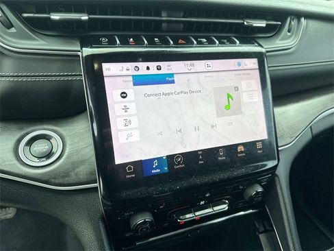 Used 2023 Jeep Grand Cherokee Limited w/ Black Appearance Package image 16