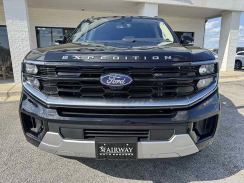 Used 2025 Ford Expedition Platinum AWD/4WD image 20