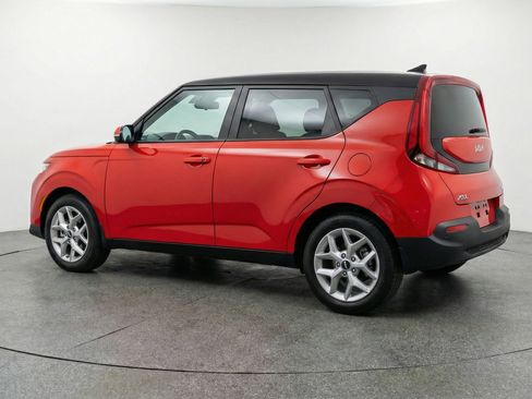 Used 2025 Kia Soul LX w/ LX Technology Package image 6