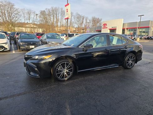Certified 2024 Toyota Camry SE w/ Cold Weather Package AWD/4WD image 2