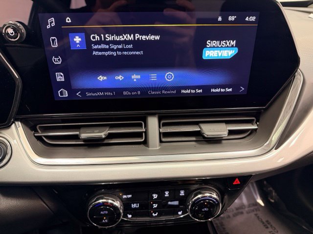 Certified 2024 Chevrolet Trax LT w/ Sunroof Package FWD image 11