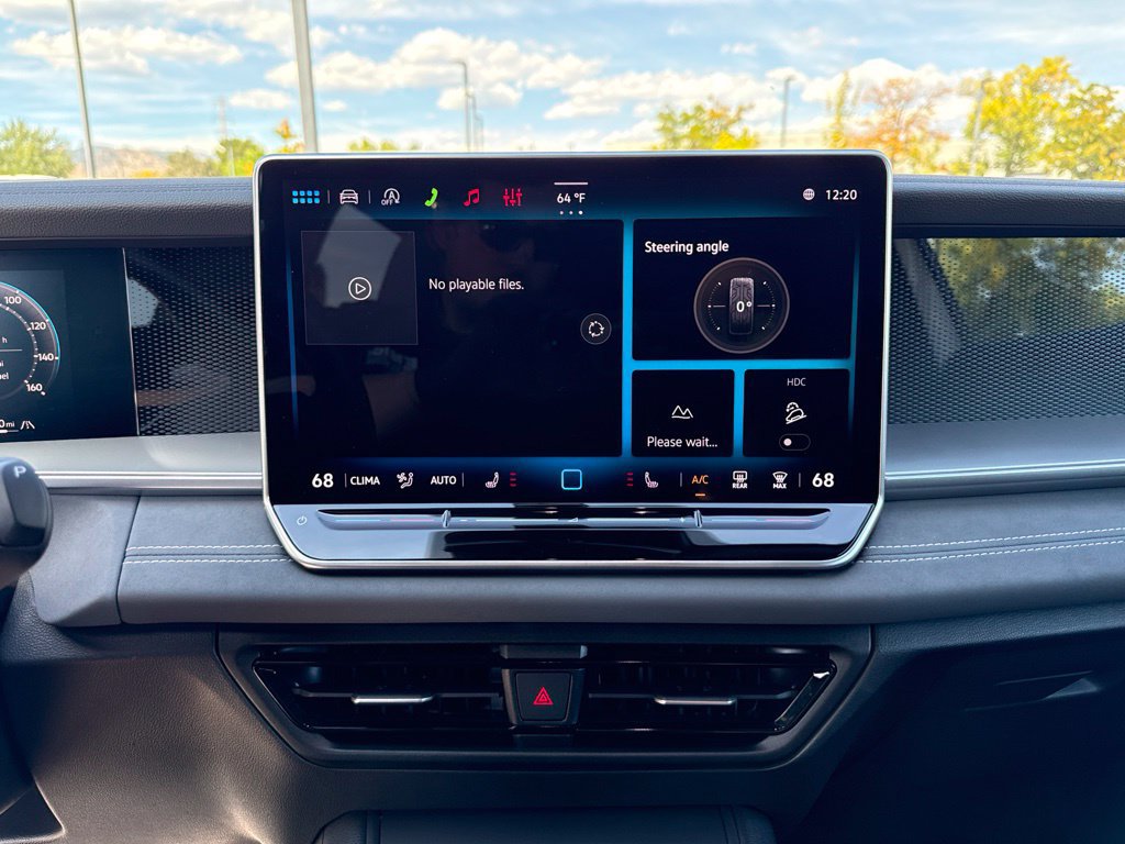 Certified 2026 Volkswagen Tiguan SE R-Line AWD/4WD image 18