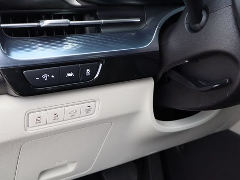 Used 2023 Kia Carnival SX Prestige FWD image 12