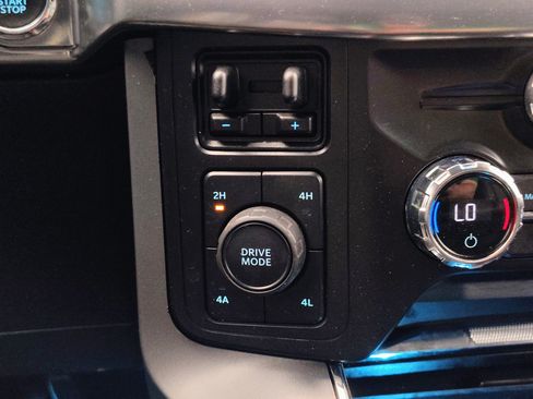 Used 2021 Ford F150 Lariat AWD/4WD image 39