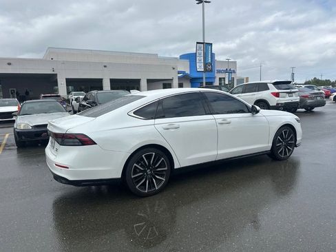 Used 2025 Honda Accord Touring image 3