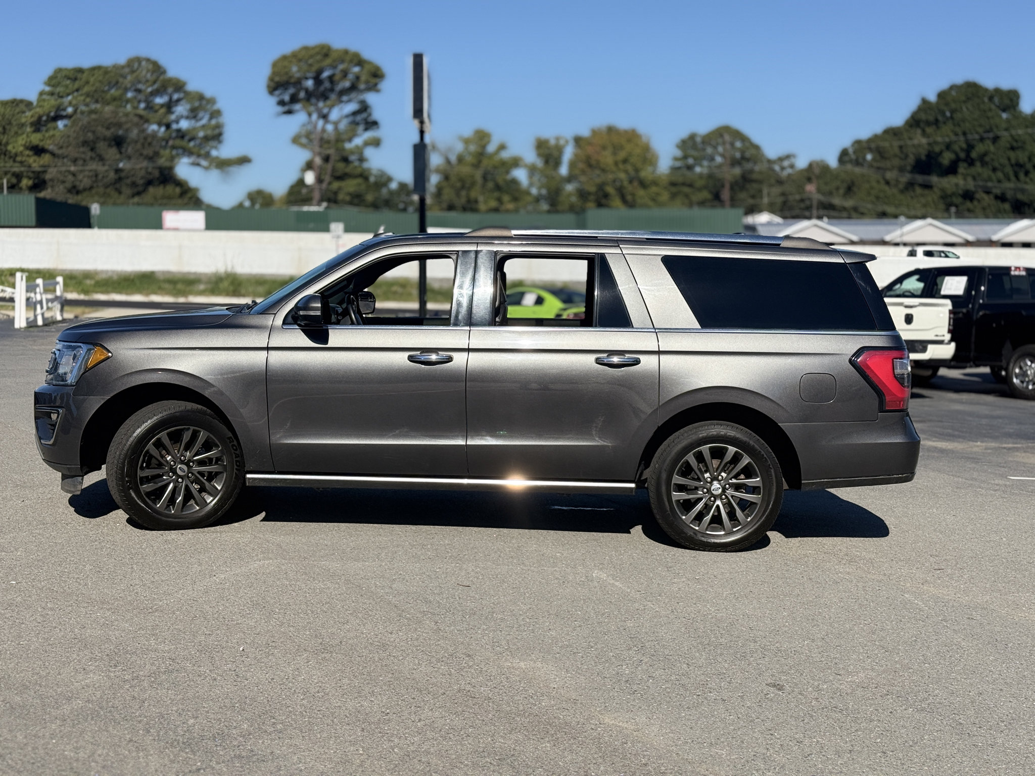 Used 2021 Ford Expedition Max Limited RWD image 4