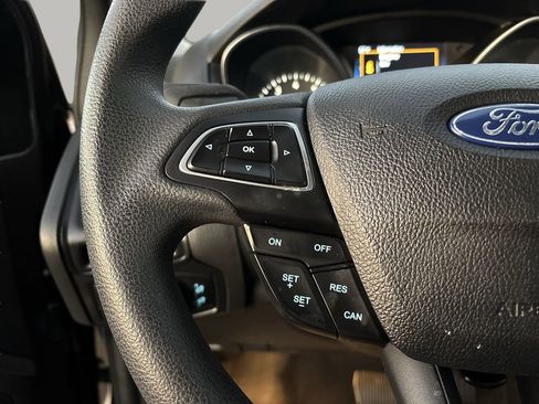 Used 2018 Ford Focus SE image 25