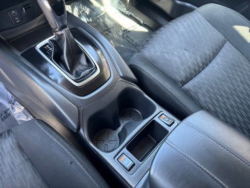 Used 2017 Nissan Rogue SV w/ SV Premium Package AWD/4WD image 22