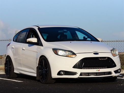 Used 2014 Ford Focus ST w/ Equipment Group 201A image 10