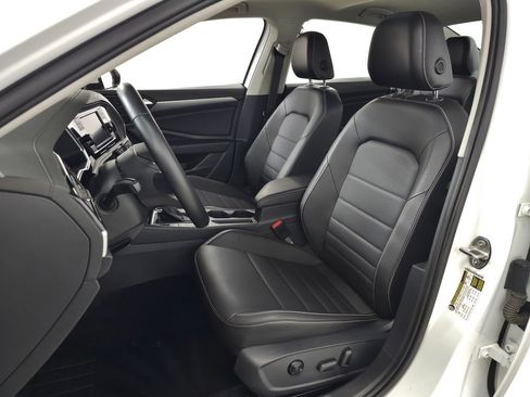 Used 2022 Volkswagen Jetta SE FWD image 16
