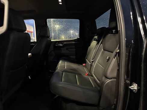 Used 2025 GMC Sierra 1500 SLT image 15