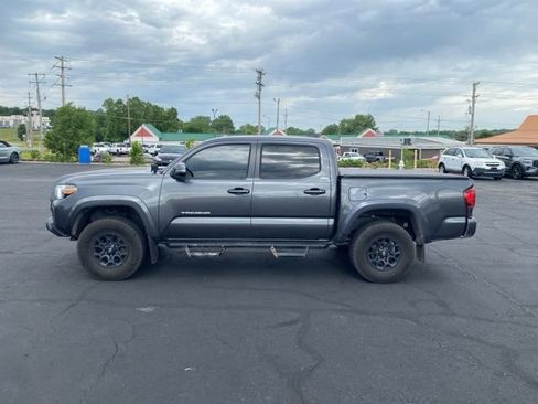 Used 2020 Toyota Tacoma SR5 w/ Technology Package AWD/4WD image 2