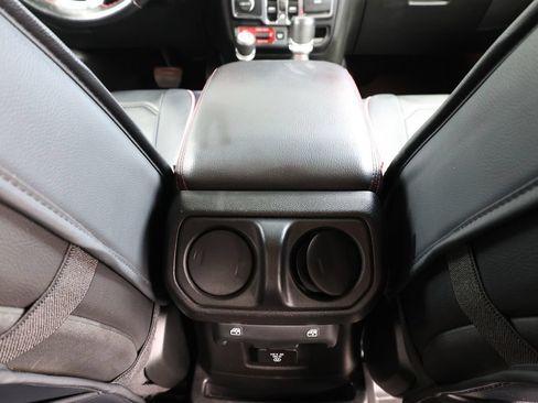Used 2020 Jeep Wrangler Unlimited Rubicon AWD/4WD image 23