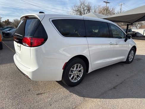 New 2026 Chrysler Voyager LX image 6