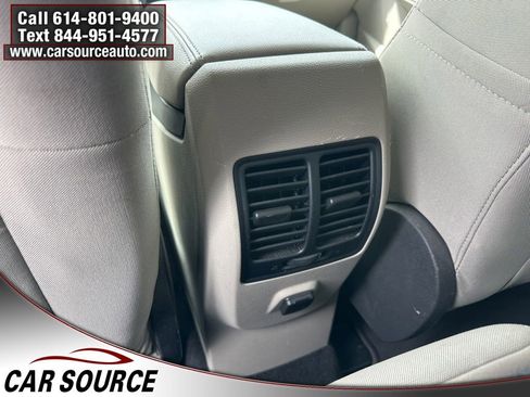 Used 2017 Ford Escape SE FWD image 16