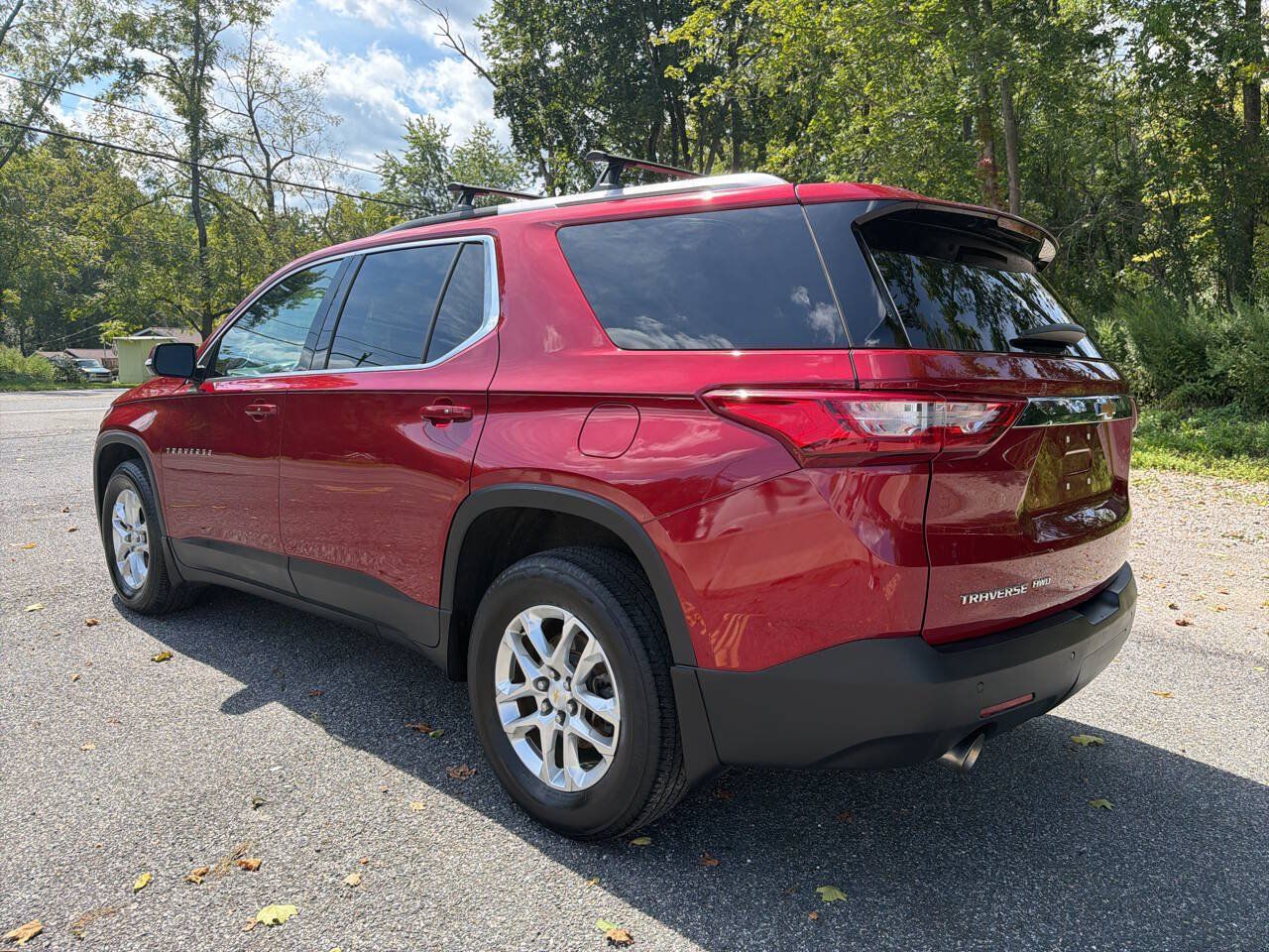 Used 2018 Chevrolet Traverse LT w/ LPO, Floor Liner Package AWD/4WD image 16