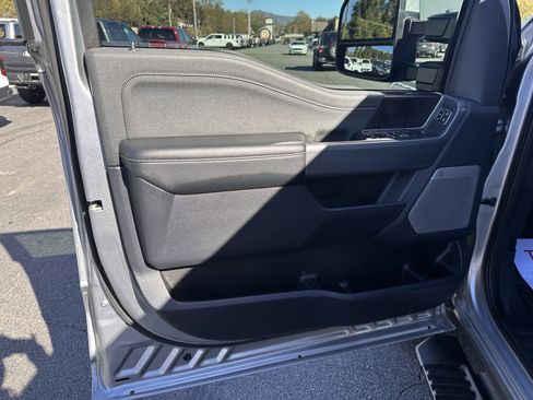 Used 2023 Ford F250 Lariat w/ Lariat Ultimate Package image 10