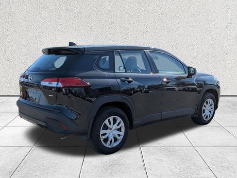 Used 2025 Toyota Corolla Cross L image 3