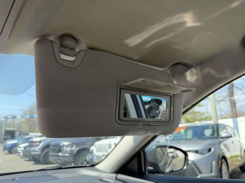 Used 2024 Nissan Altima 2.5 SV image 40