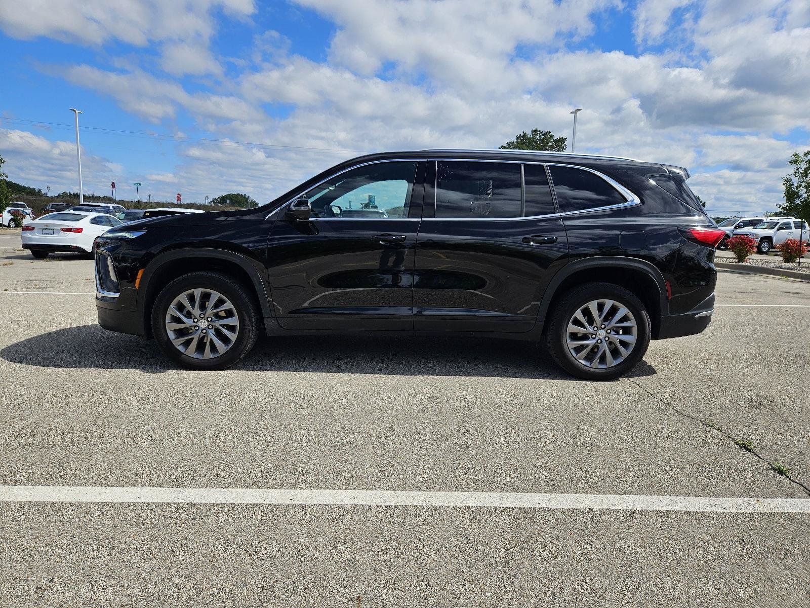Used 2026 Buick Enclave Preferred AWD/4WD image 4