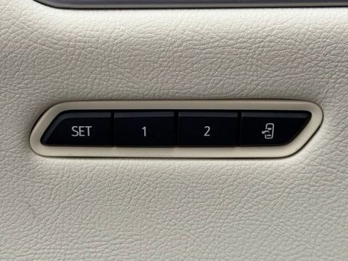 New 2025 Cadillac XT5 Premium Luxury w/ Technology Package FWD image 17