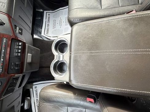 Used 2009 Ford F350 Lariat image 14