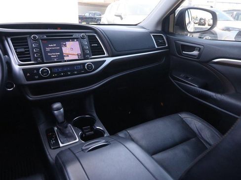 Used 2014 Toyota Highlander Limited AWD/4WD image 12