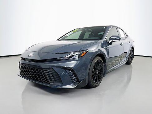 Used 2025 Toyota Camry SE FWD image 10