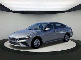 New 2026 Hyundai Elantra SE video 2