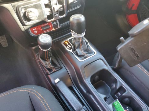 Certified 2022 Jeep Gladiator Mojave w/ LED Lighting Group image 27