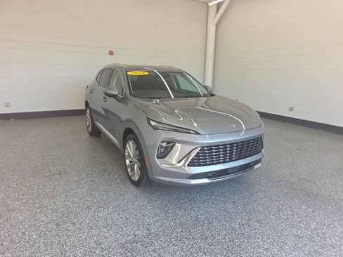 Used 2024 Buick Envision Avenir AWD/4WD image 7