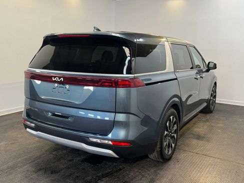 Used 2022 Kia Carnival EX FWD image 6