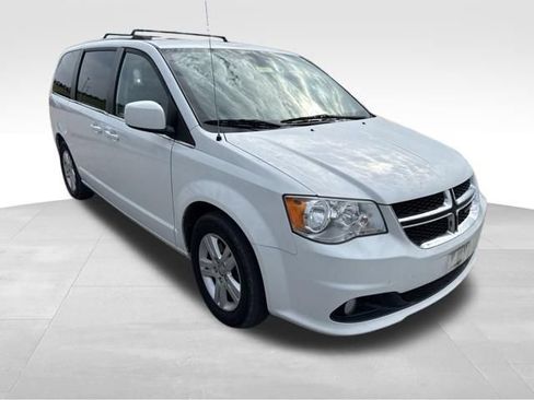 Used 2019 Dodge Grand Caravan SXT FWD image 4