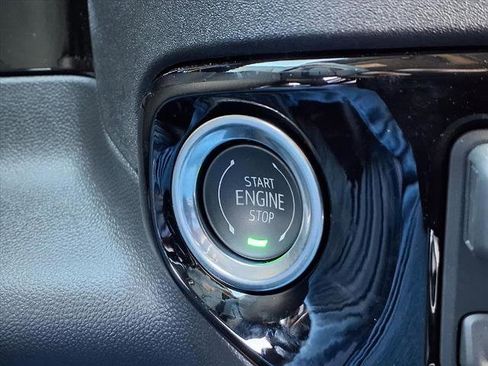 New 2026 GMC Sierra 1500 SLT image 9