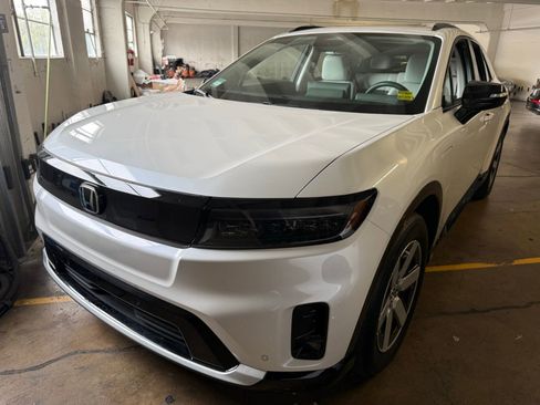 Used 2024 Honda Prologue Touring image 1