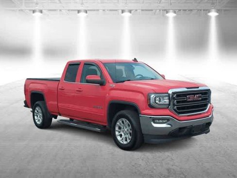 Used 2018 GMC Sierra 1500 SLE w/ SLE Value Package AWD/4WD image 2