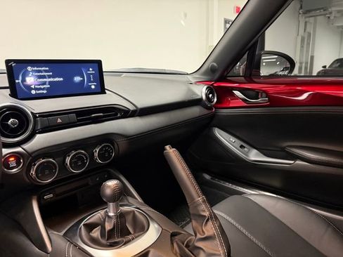 Used 2025 MAZDA MX-5 Miata RF Grand Touring w/ Weather Package RWD image 17