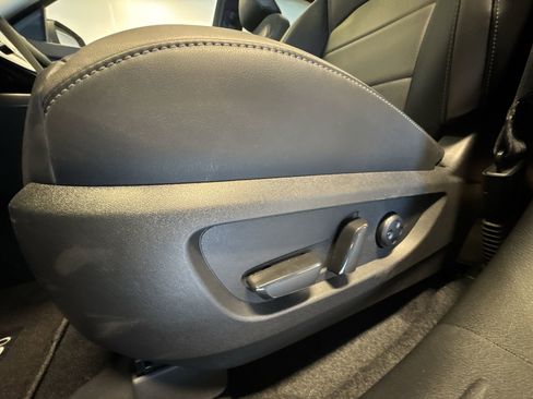 New 2025 INFINITI QX50 Luxe image 12