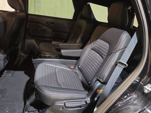 Used 2025 Nissan Pathfinder Rock Creek AWD/4WD image 23