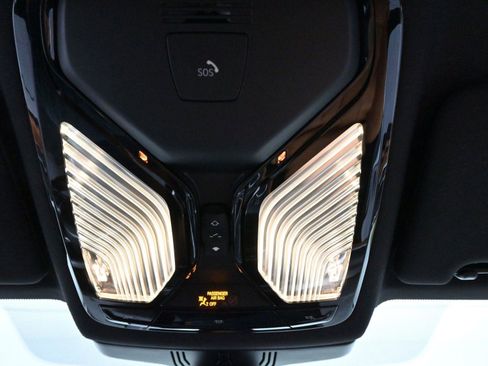 Used 2023 BMW 540i w/ M Sport Package image 29