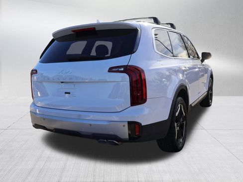 Used 2024 Kia Telluride S w/ S Sunroof Package image 8