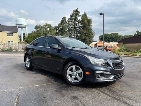 Used 2015 Chevrolet Cruze LT w/ RS Package FWD image 11