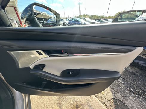 Used 2022 MAZDA MAZDA3 s image 31