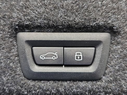 New 2026 BMW 530i w/ Convenience Package RWD image 13