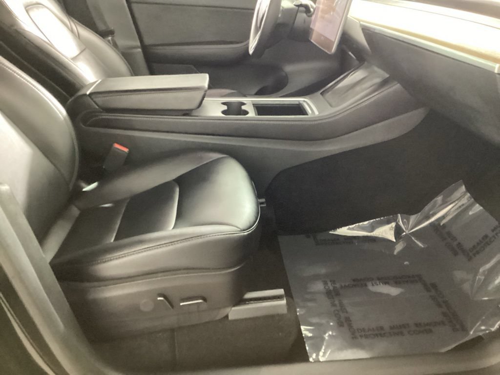 Used 2022 Tesla Model Y Performance AWD/4WD image 23
