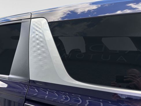 Used 2022 Kia Carnival LX FWD image 42