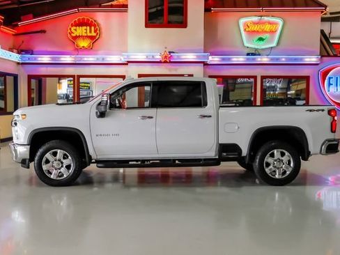 Used 2022 Chevrolet Silverado 2500 LTZ w/ LTZ Plus Package image 12
